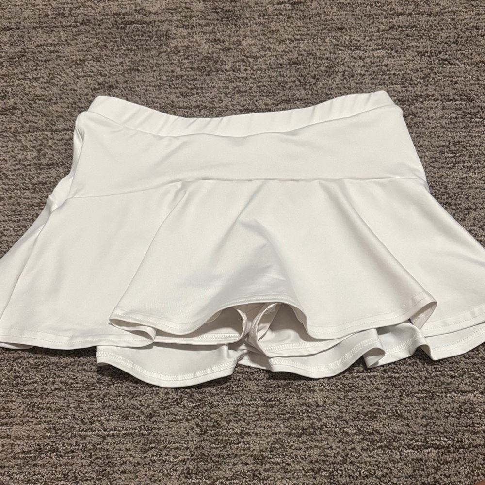 NWOT- Varsity White Flared Athletic Skort•| Size Small | Cheer Activewear🤍
